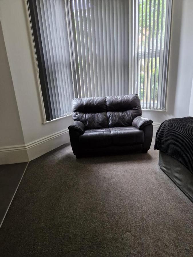 Spacious Victorian Studio Flat Apartman Doncaster Kültér fotó
